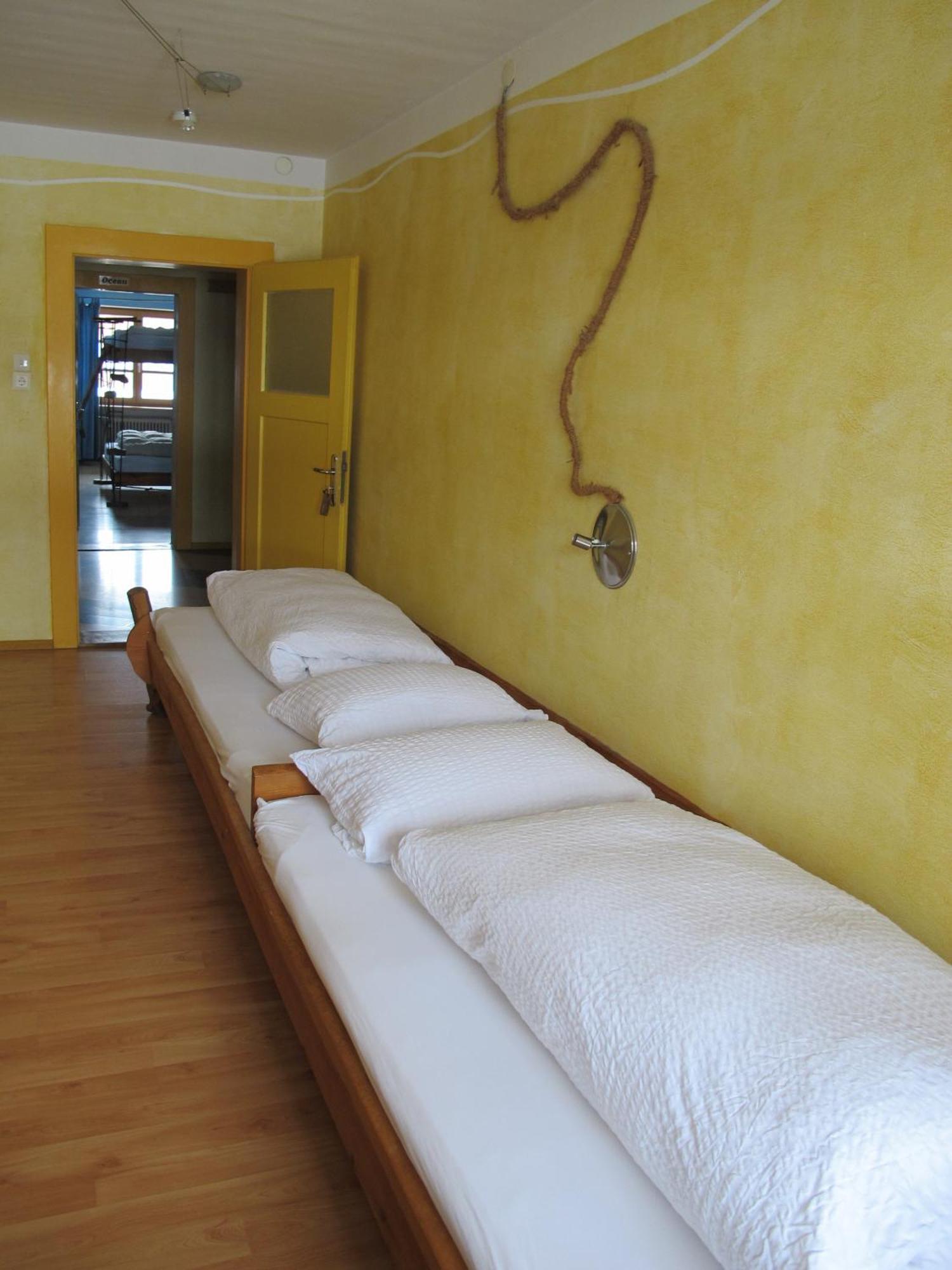 Schiff Bihlerdorf - Hostel Екстериор снимка